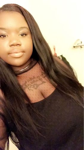 Customer photo review of 13" X 4" LACE FRONTAL - STRAIGHT + 3 BUNDLES(#1B)