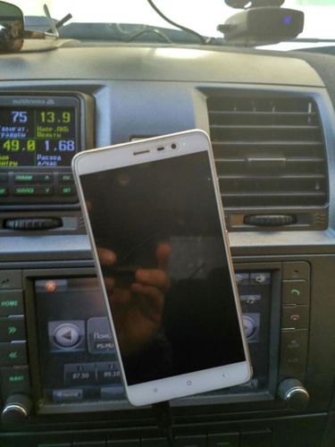 Customer photo review of 360 Degree Magnetic Phone Holder