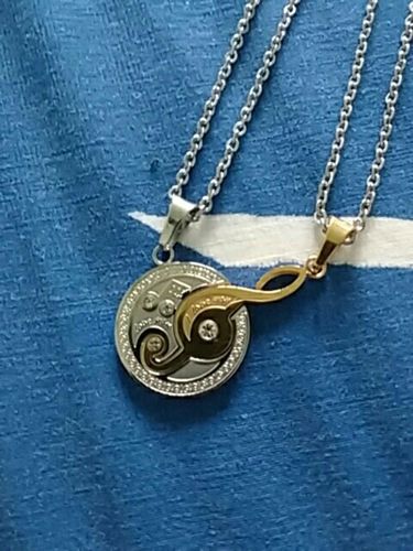 Customer photo review of 2-Piece Music Necklace for Couples