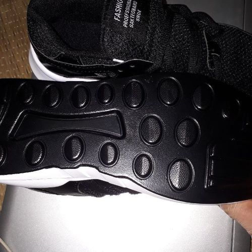 Customer photo review of Actroniq Sneakers