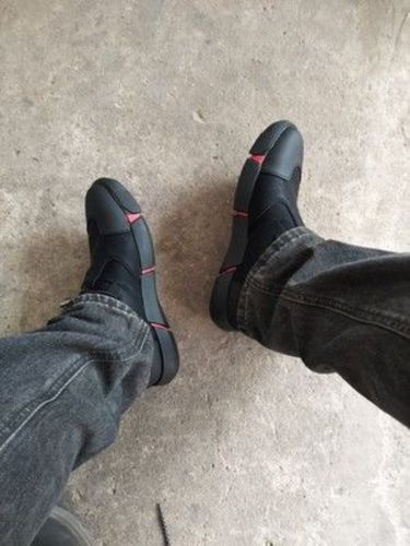 Customer photo review of Zhu Sneakers