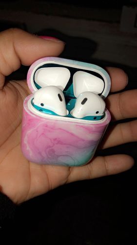 Customer photo review of HipCity Marble Print Airpod Case