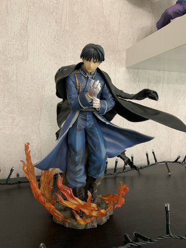 Customer photo review of Figurine Full Metal Alchemist Roy
