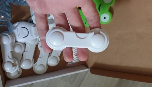 Customer photo review of BABYBREMSE - Kindersicherung für Schubladen und Schränke