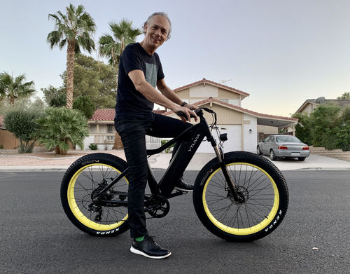 Customer photo review of VTUVIA SJ26 26 Inch Fat Tire Electric Bike, 750W Motor and 48V 13AH Removable Battery-Black&Yellow Rim