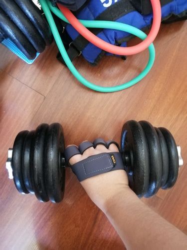 Customer photo review of Guantes Pesas GRAB Mujer