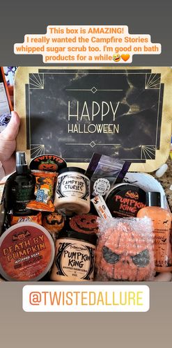 Customer photo review of Gold and Black Bat Box