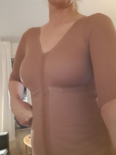 Customer photo review of Full Body High Compression Shapewear With Sleeves, Bra and Central Hooks NS103