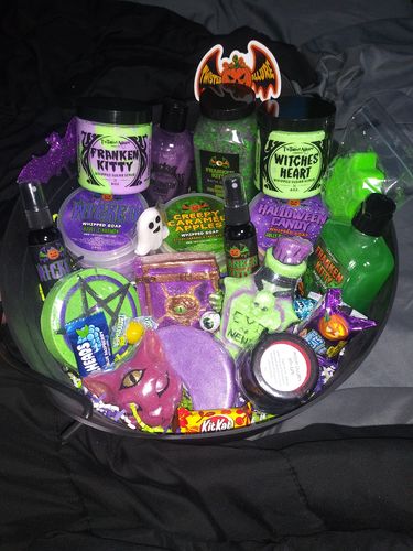 Customer photo review of Huge Witch Cauldron