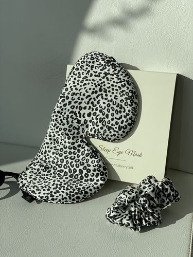 Customer photo review of Leopard Deep Sleep Eye Mask - 22 Momme Mulberry Silk