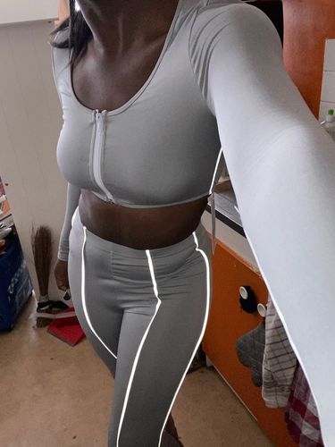 Customer photo review of Ensemble pantalon et haut avec fermeture