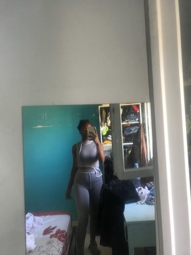Customer photo review of Ensemble pantalon et haut sans manche avec couture visible
