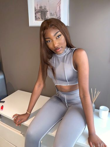 Customer photo review of Ensemble pantalon et haut sans manche avec couture visible