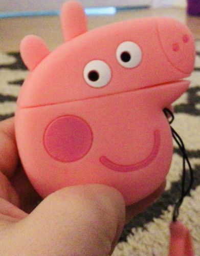 Customer photo review of HipCity Peppa Pig AirPod Case