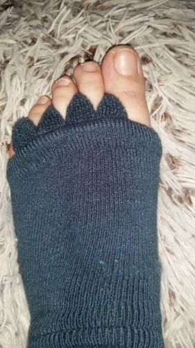 Customer photo review of ZEHENSPREIZER Socken - die sanfte Entspannung bei Hallux Valgus und Zehenfehlstellungen