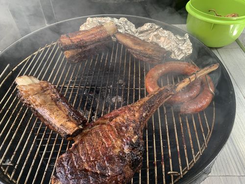 Reseña con foto de un cliente sobre Rib Eye Tomahawk Steak