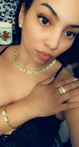 Customer photo review of 14k Gold XOXO Women’s Necklace JTJ™