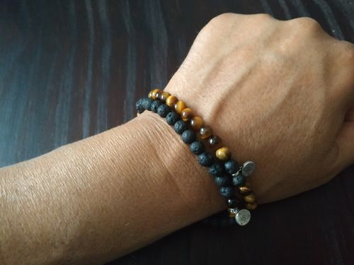 Customer photo review of Bracelet Double « Calme et Protection » Oeil de Tigre et Pierre de Lave - 6 mm