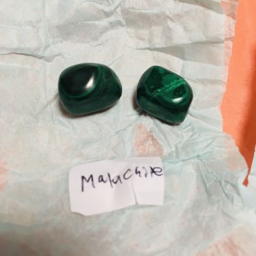 Customer photo review of Tumbled Malachite for Protection & Intuition