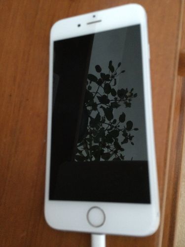 Customer photo review of Apple iPhone 6S 128GB, Silver Unlocked - Refurbished Excellent