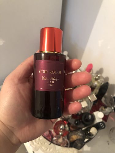 Customer photo review of Cuir Rouge