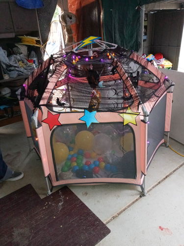 Customer photo review of Pop N' Go® Playpen