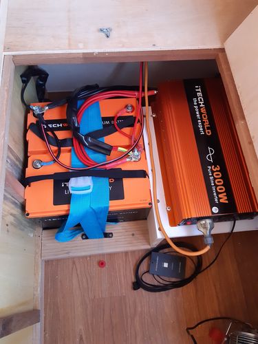 Customer photo review of iTECH120X 12V 120Ah Lithium Ion Battery With FREE iTechworld Battery Box