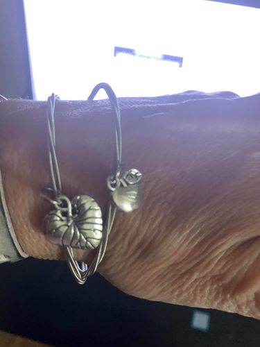 Customer photo review of APPLE - “HOT FOR TEACHER”