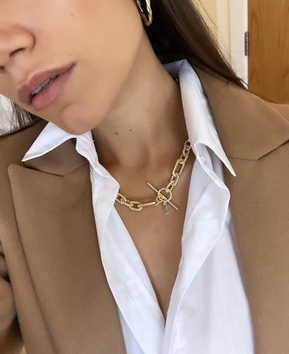 Customer photo review of Zoé Chunky Link T-Bar Necklace