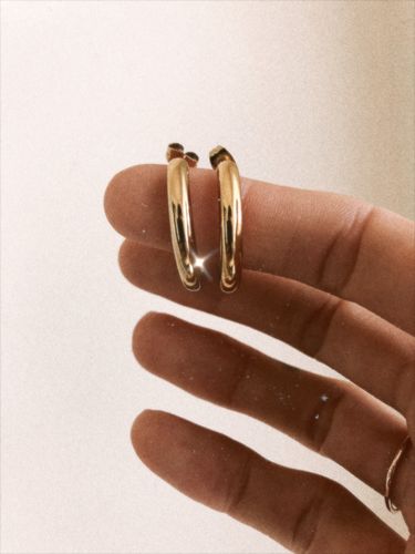 Customer photo review of Bijou Hoops