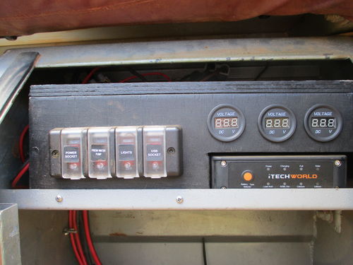 Customer photo review of Dual input 25A In-Vehicle Battery Charger DC iTECHDCDC25 DCDC