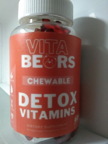 Customer photo review of Detox Vitamin Gummies
