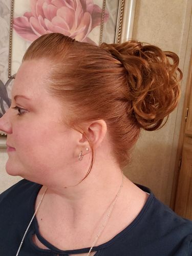 Customer photo review of Top Knot Ponytail Holder