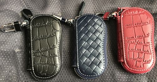 Customer photo review of Porte Clé Cuir Bordeaux Prestige