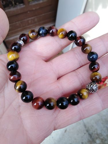 Customer photo review of Bracelet Chance « Triple Protection » Oeil de Tigre - 8 mm