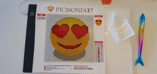 Customer photo review of GRATIS Diamond Painting Strass Special - Emoji "Love"