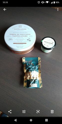 Customer photo review of Torta di Nocciole Tastëlanghe + Crema di Nocciole + Confezione Nocciola "Tostata"