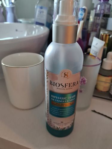 Customer photo review of Biphasic Hair Detangler Mist