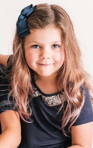 Customer photo review of Isabella Bows - Flat Bow Clips