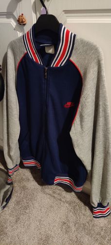 Customer photo review of Vintage Nike Zip-Up Sweatshirt
