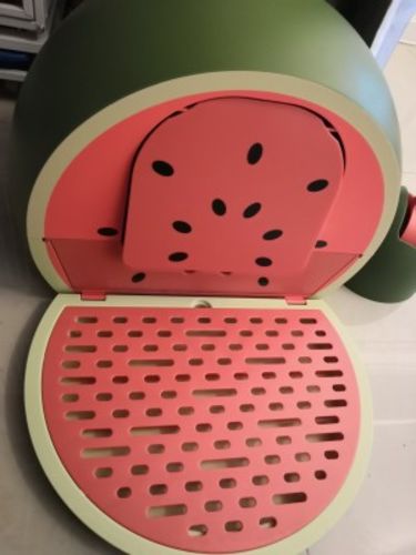Customer photo review of Furrytail x Vetreska Watermelon Covered Cat Litter Box Summer Limited Edition