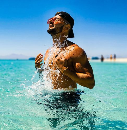 Customer photo review of Vito - Ocean Blue Gradient