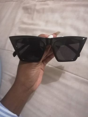 Customer photo review of Vintage Luxe Sunglasses