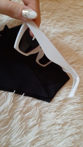 Customer photo review of Vintage Luxe Sunglasses