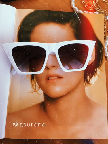 Customer photo review of Vintage Luxe Sunglasses