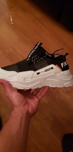 Customer photo review of Gilius Silde Sneakers