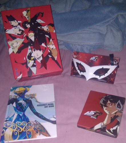 Customer photo review of Persona 5 Royal Phantom Thieves Edition (PS4)