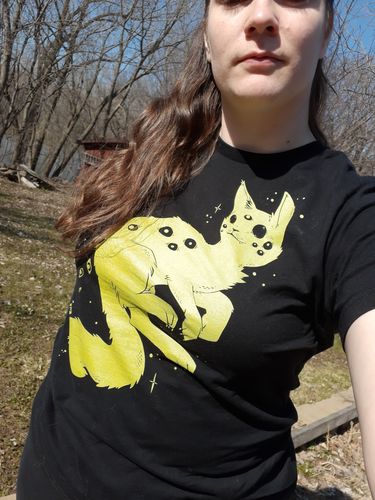 Customer photo review of Many Eyed Spider Cat, Unisex T-Shirt, Black