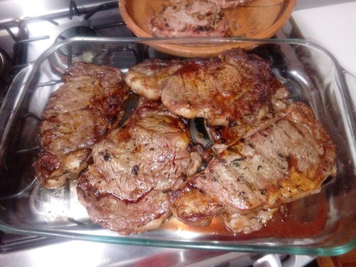 Reseña con foto de un cliente sobre Rib Eye Steak