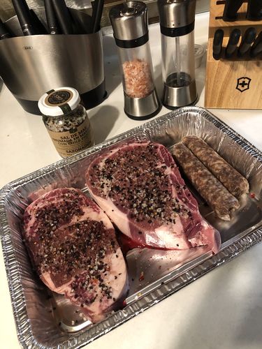 Reseña con foto de un cliente sobre Rib Eye Cowboy Steak